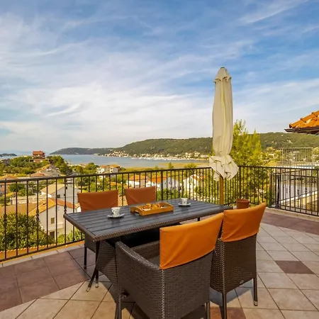 Lejlighed In With Sea View, Balcony, Air Conditioning, Wifi 3321-2 Supetarska Draga
