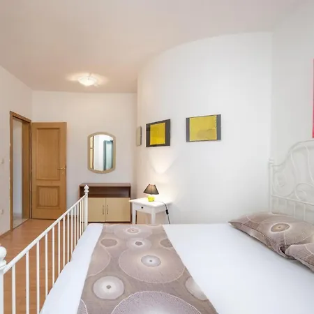 In With Sea View, Balcony, Air Conditioning, Wifi 3321-2