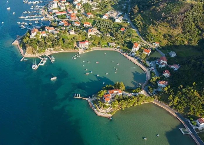 In With Sea View, Balcony, Air Conditioning, Wifi 3321-2 * Supetarska Draga