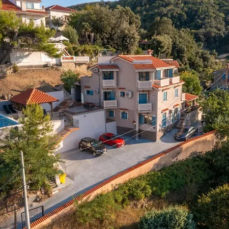 In With Sea View, Balcony, Air Conditioning, Wifi 3321-2 Supetarska Draga