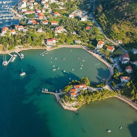 In With Sea View, Balcony, Air Conditioning, Wifi 3321-2 * Supetarska Draga