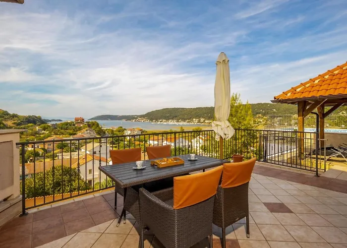 Appartement In With Sea View, Balcony, Air Conditioning, Wifi 3321-2 Supetarska Draga
